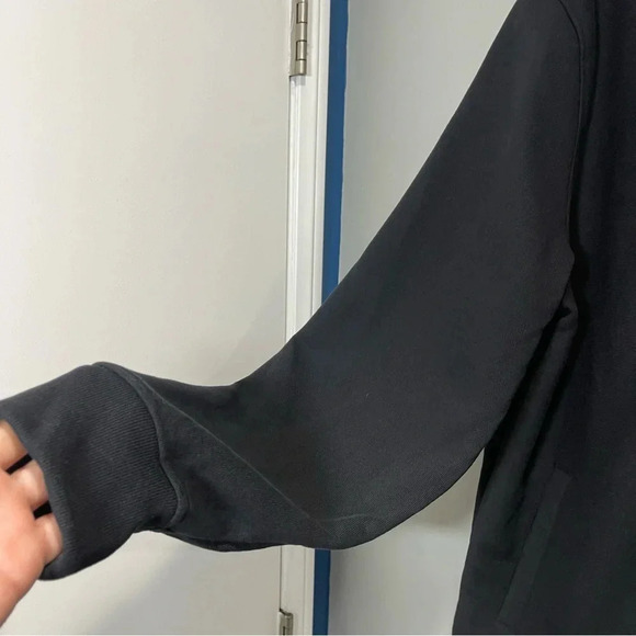 Champion Sweater Size Large Black Color . - Picture 5 of 9